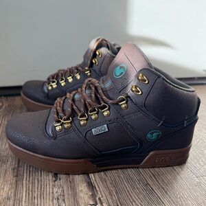 DVS Westridge Snowskate Boots • Men’s 9.5 • Brown Nubuck